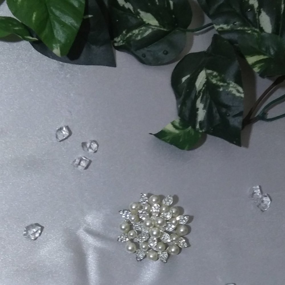 Pearl Rhinestone Brooch - Picture 2 of 2